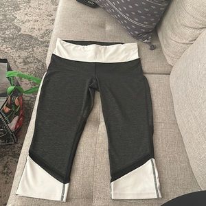 Women’s Fitted Capri Workout Leggings